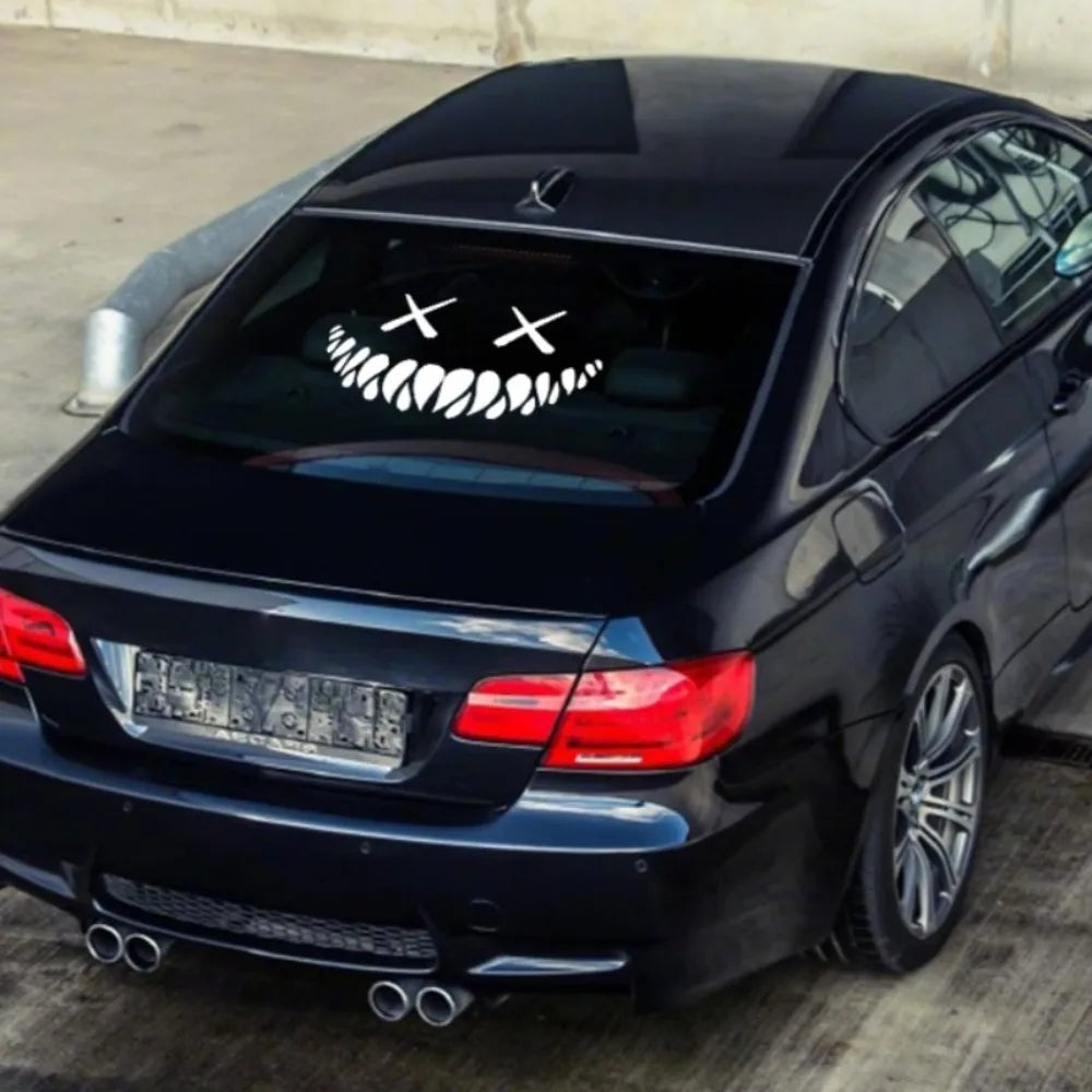 Pegatina “Demonio Divertido” – Vinilo Impermeable para Luna Trasera de Coche