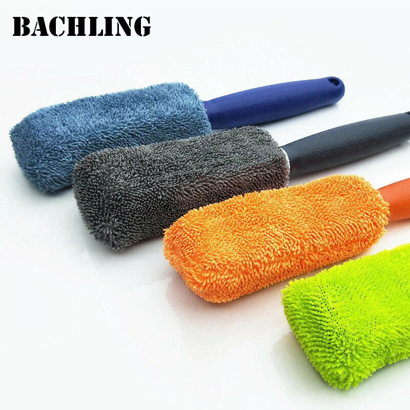 Set de 2 Cepillos de Microfibra para Lavado de Coche – Limpiador de Llantas y Maletero con Mango de Plástico